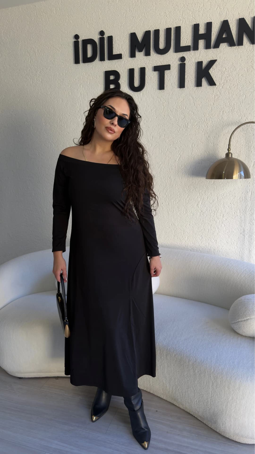 Sandy Kumaş Madonna Yaka Elbise