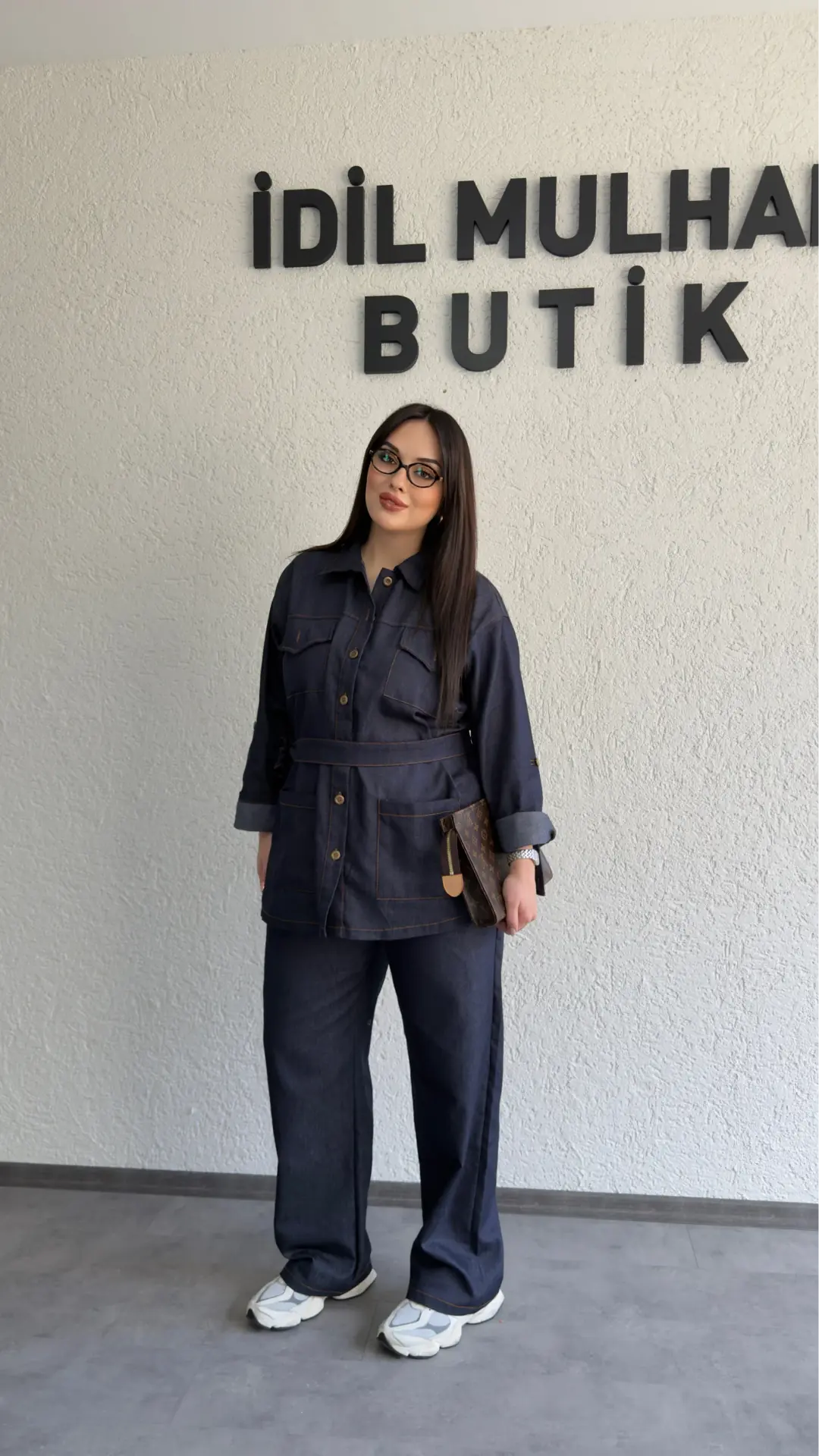 Düğmeli Kemerli Jean Takım