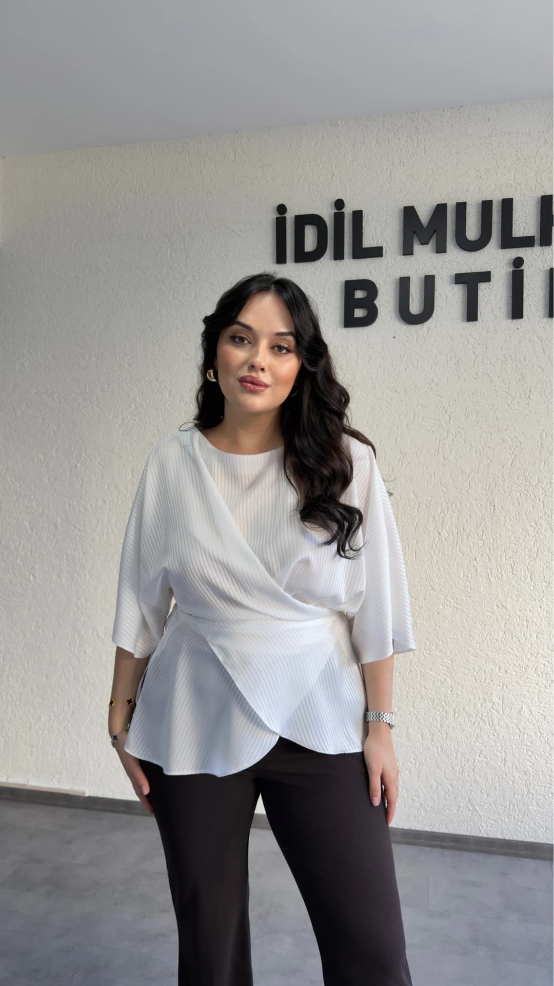Nisbet Kumaş Bağcıklı Bluz