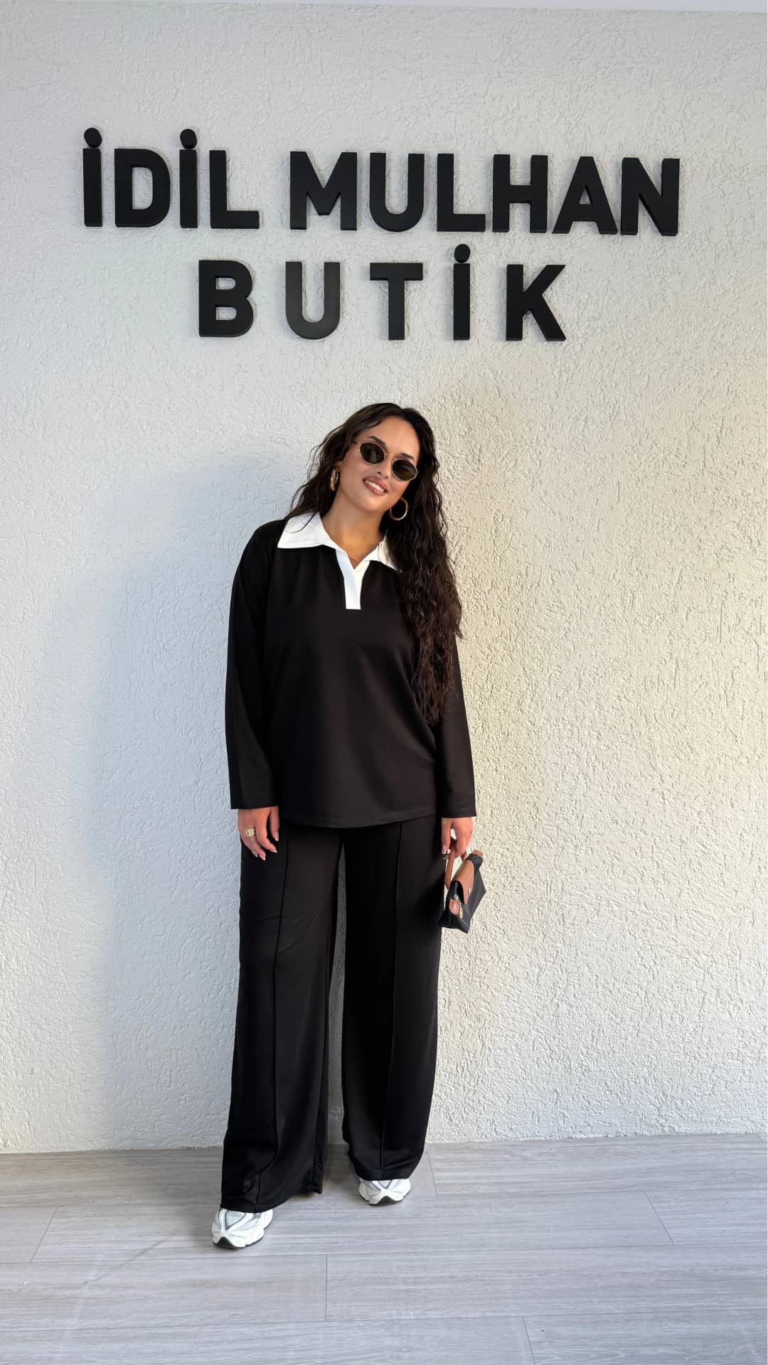 Beyaz Gömlek Yaka Takım - Siyah