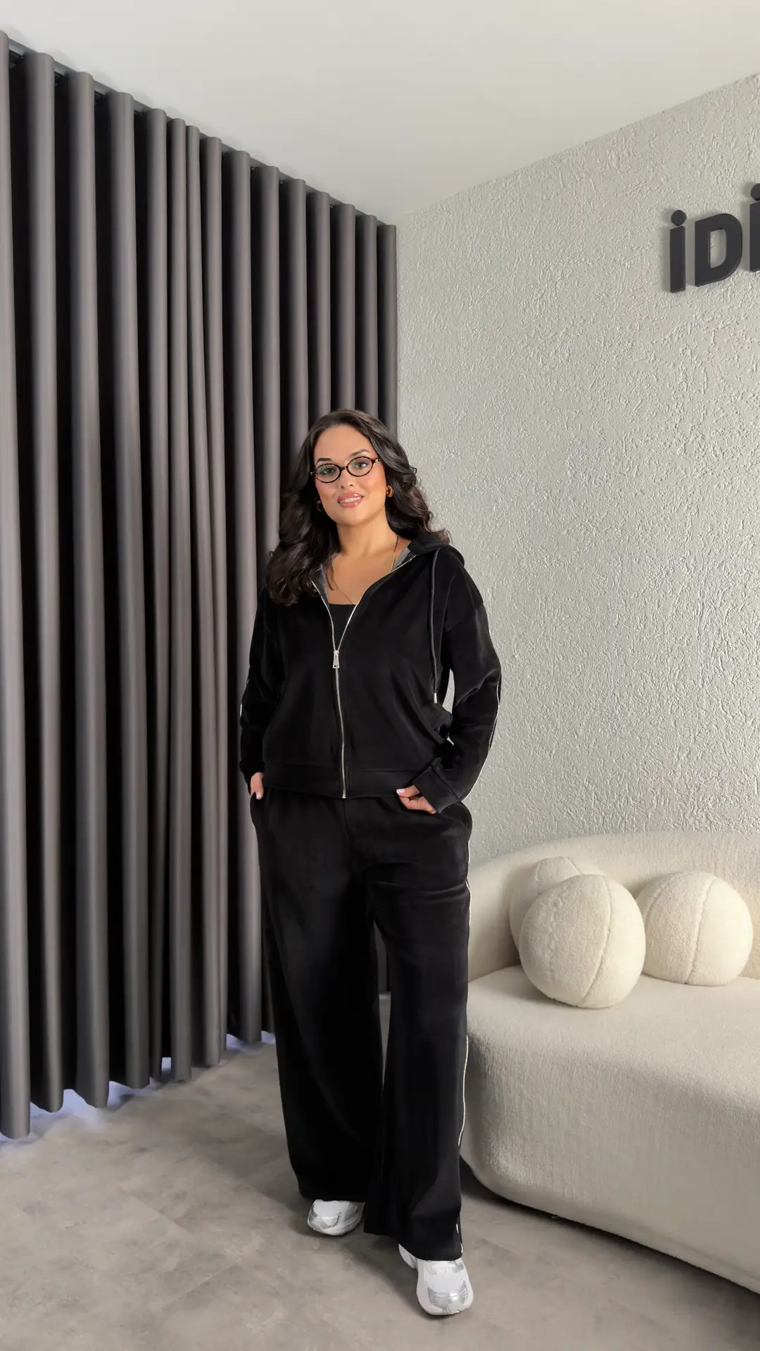 Premium Kapüşonlu Kadife Takım - Siyah