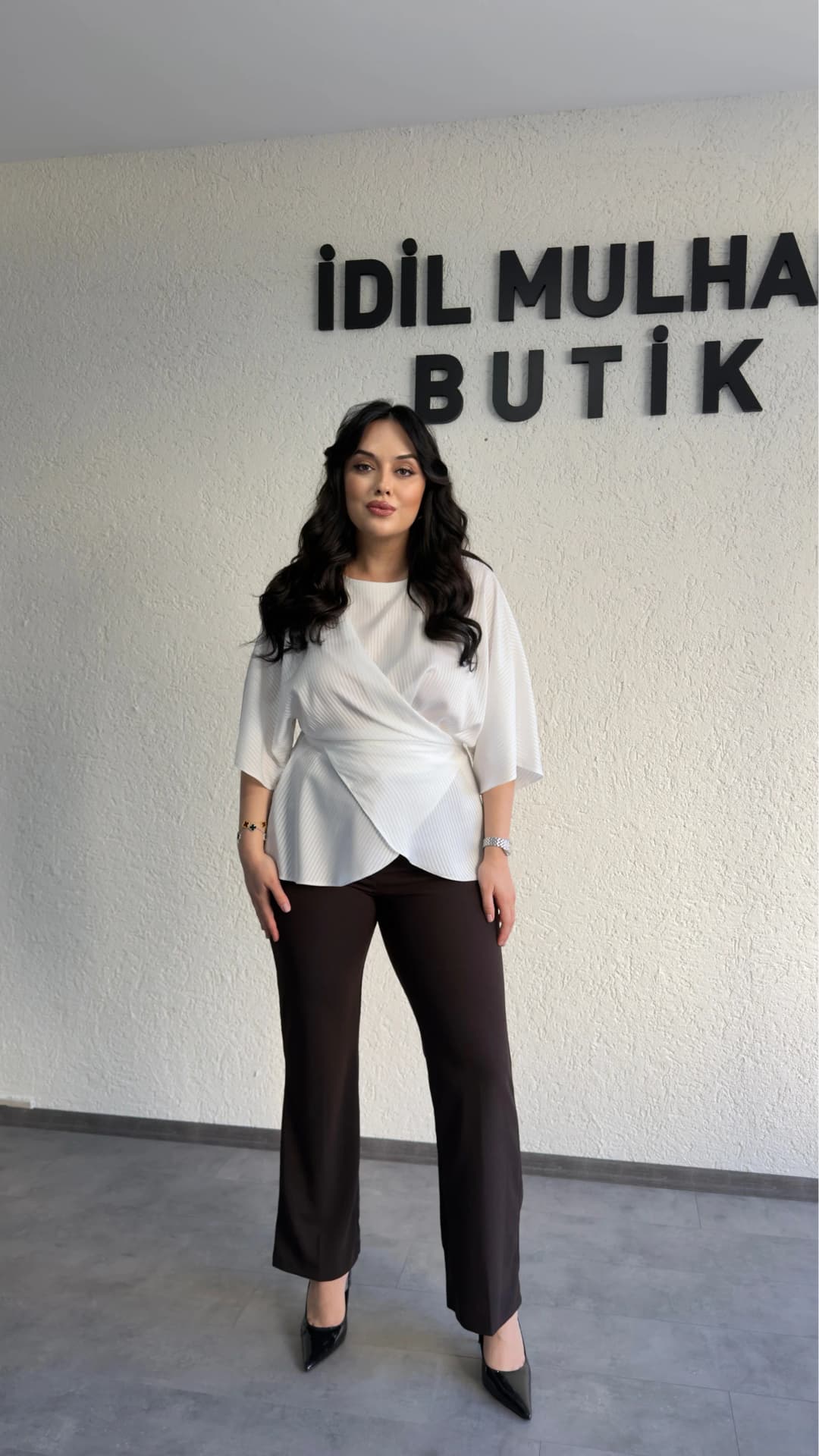 Nisbet Kumaş Bağcıklı Bluz