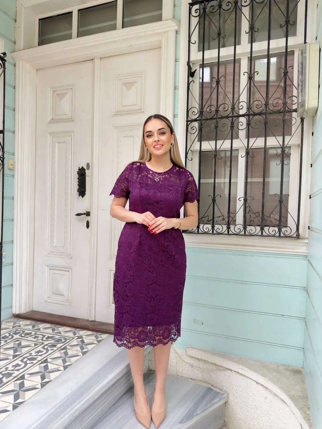 İşlemeli Elbise