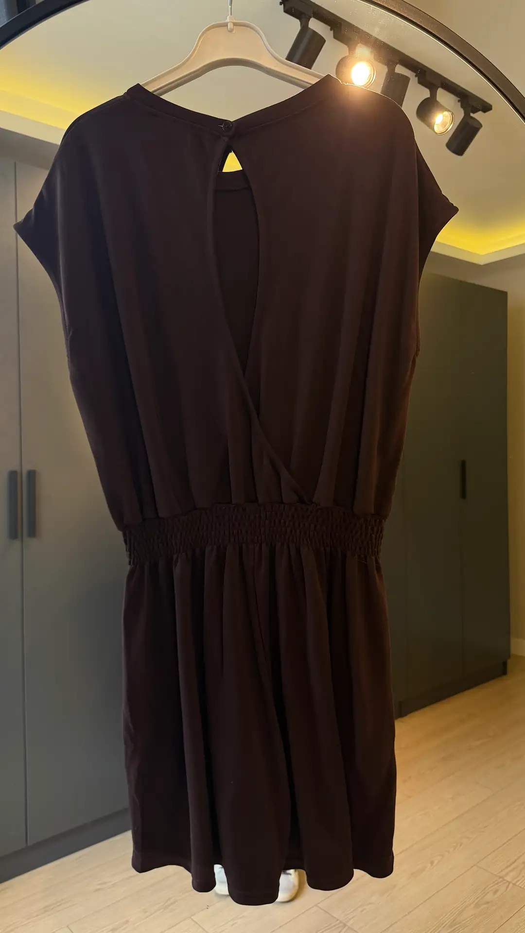 Sırt Detaylı Şortlu Tulum