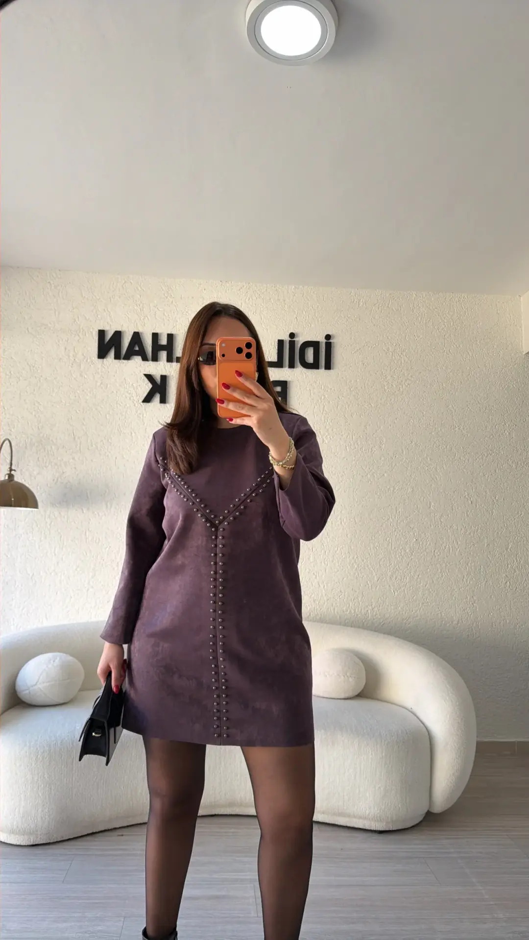 Taş İşlemeli Likralı Süet Elbise