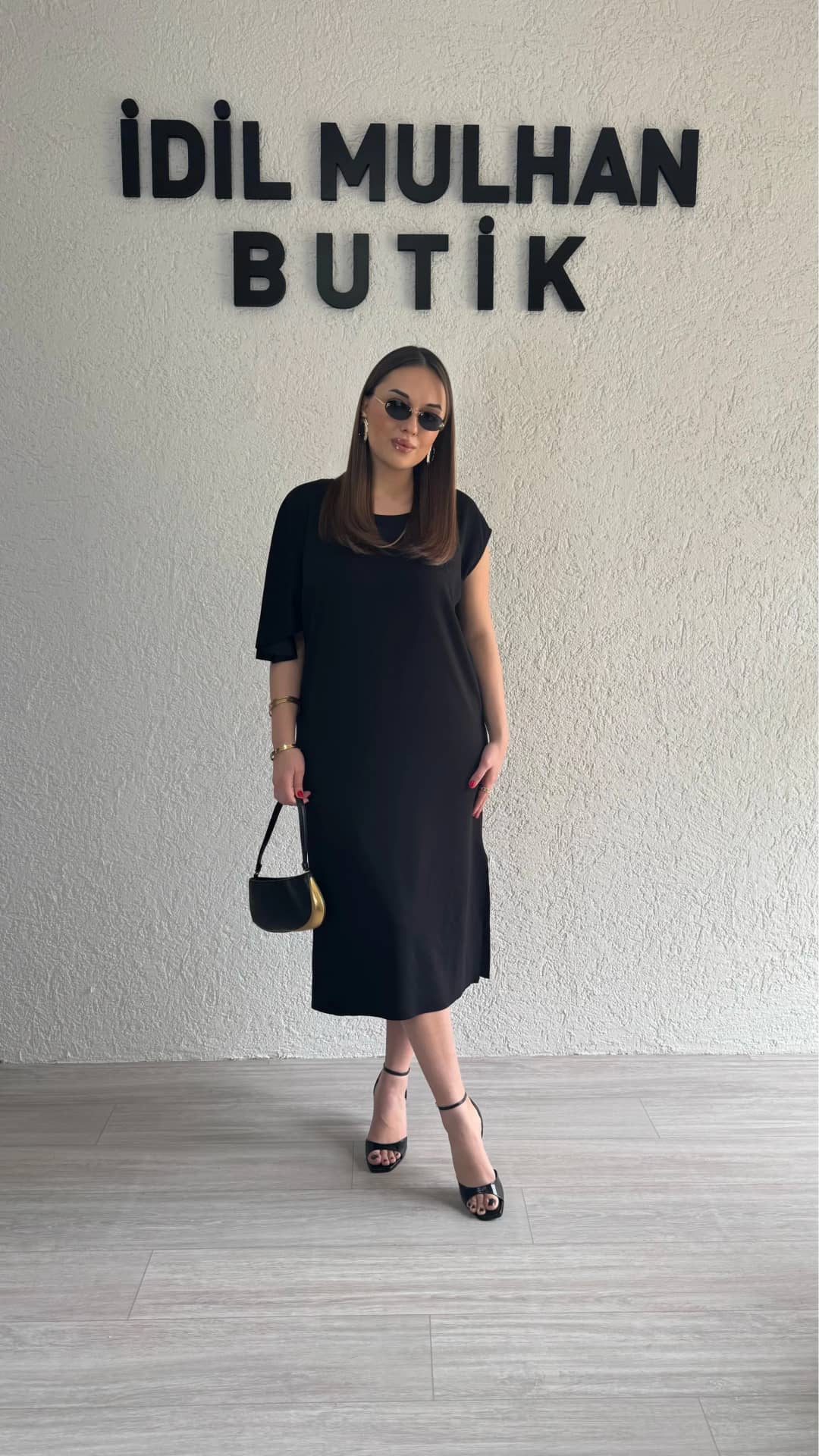 Yarasa Kol Detaylı Oysh Kumaş Elbise