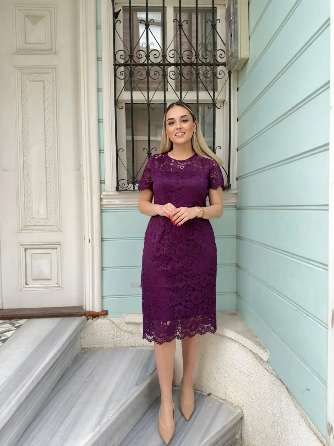 İşlemeli Elbise