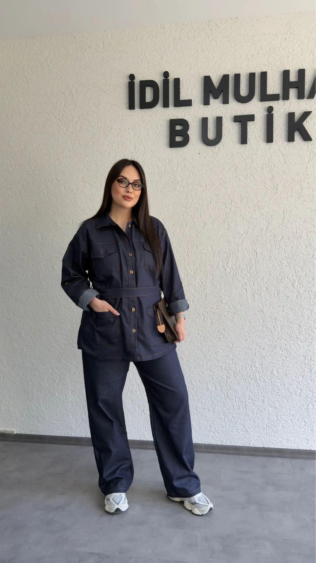Düğmeli Kemerli Jean Takım